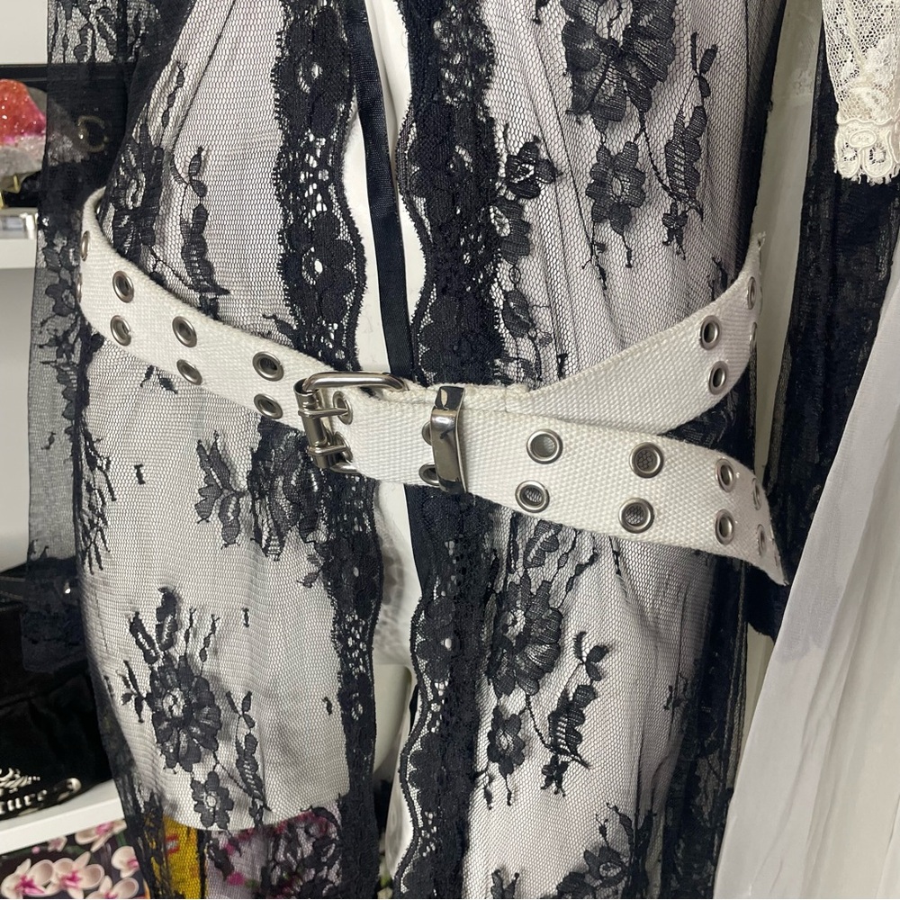 canvas belt with grommets